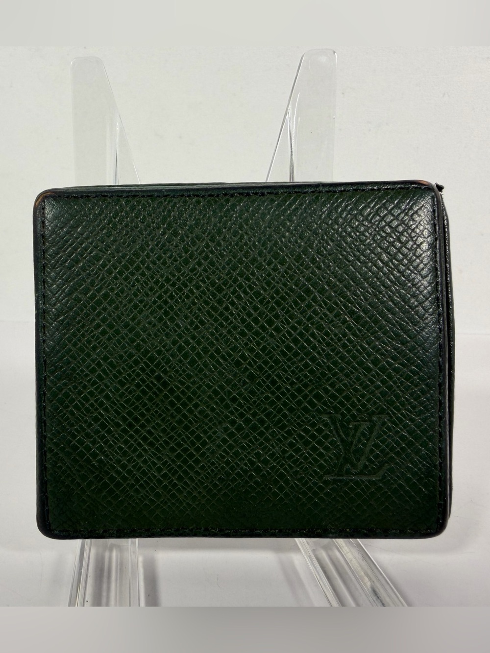 1283: Louis Vuitton Vintage Taiga Leather Porte Monnaie Boite Coin Purse Green